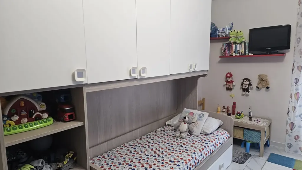 Magamistoad - Rear-Facing Apartment with Balconies in Bareggio