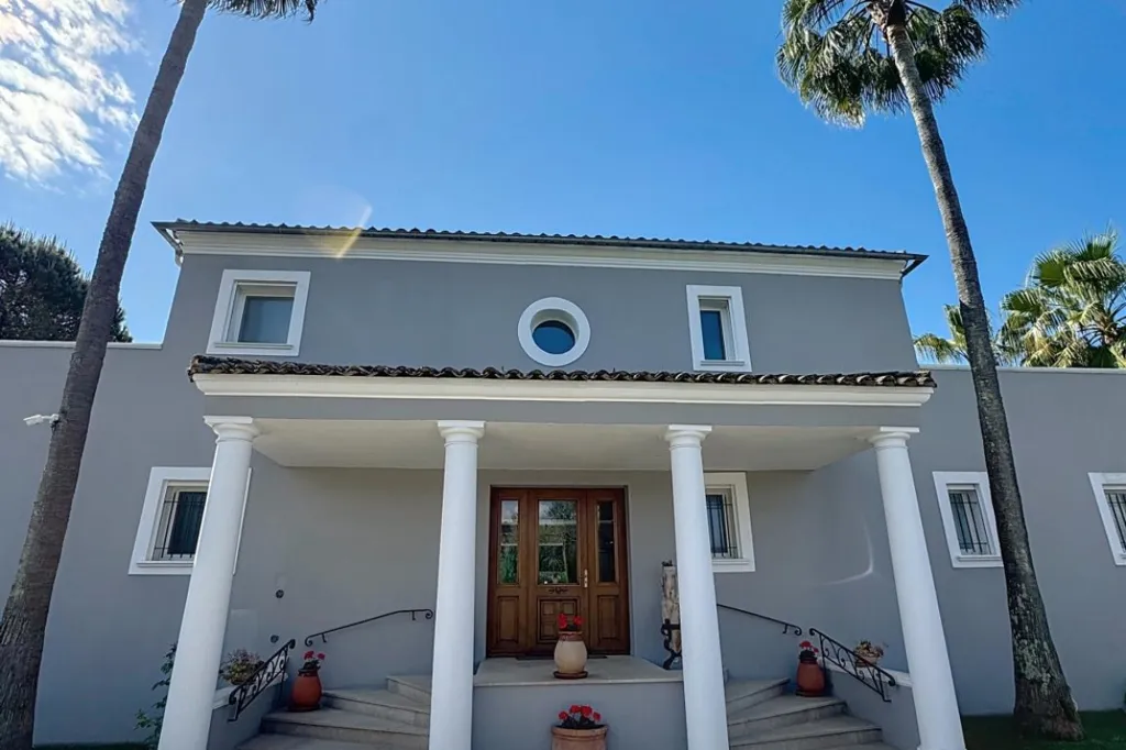 Extérieur - Villa Récemment Construite avec Piscine à Mougins