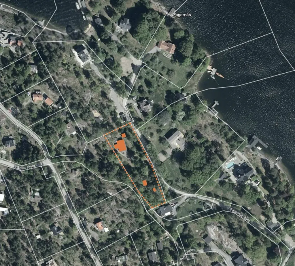 5-toaline maja asukohas Nacka kommun
