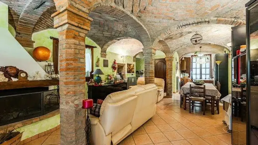 Pièces - Rustic Villa with Garden in Castelfranco Emilia
