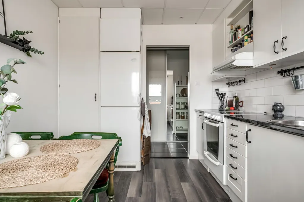 Cucina - Apartment with Large Balcony in Skövde