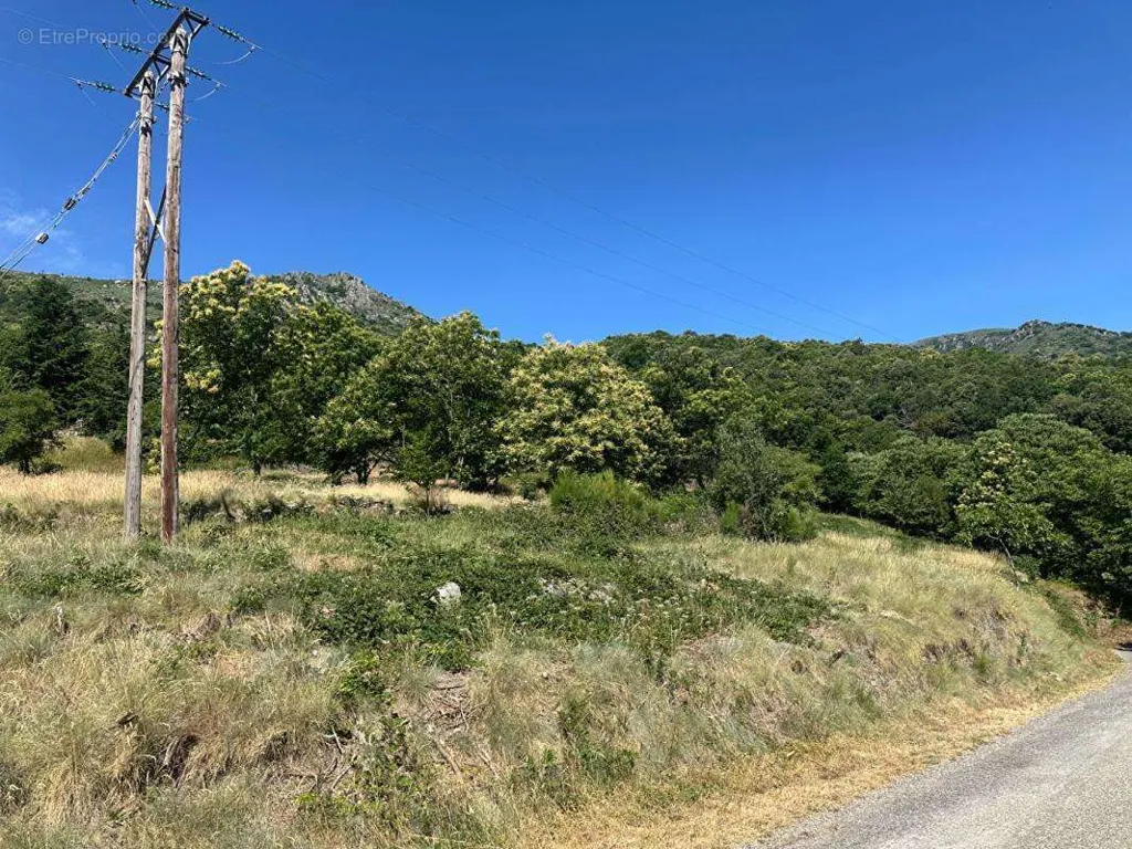 Aed - Constructible Plot with Mountain Views in Ardèche