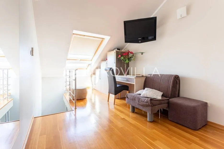 Toad - Villa with Sea View in Podstrana, Split