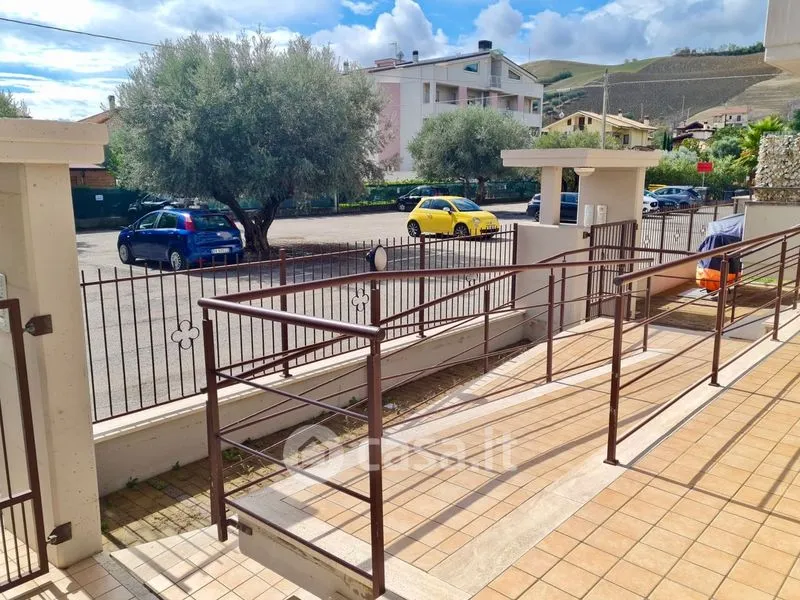 Balcone - Bright 2-Bedroom Apartment with Balcony in Pineto