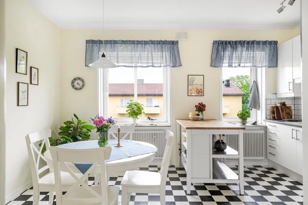 Sala da pranzo - Well-Maintained Two-Bedroom Flat in Tannefors