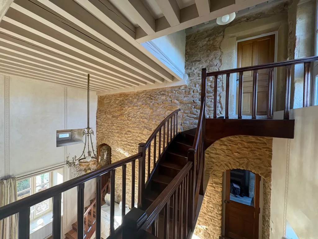 Pièces - Château sur Parc avec Garage à Montseveroux