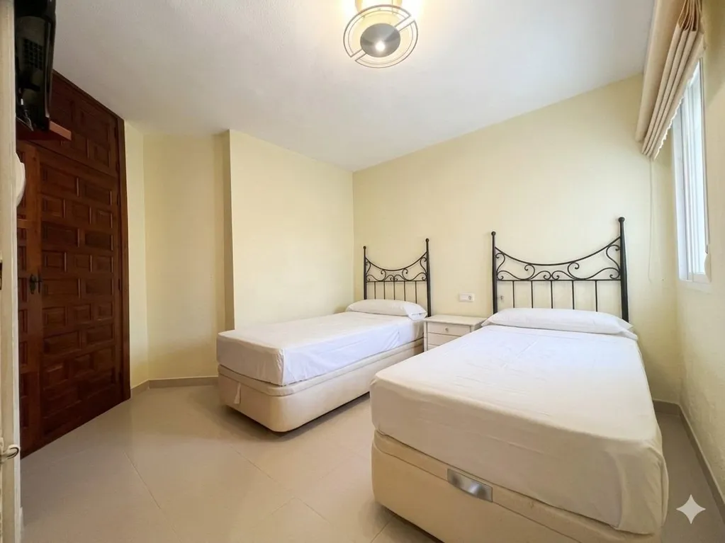 Chambres - Flat with Terrace in La Carihuela, Torremolinos