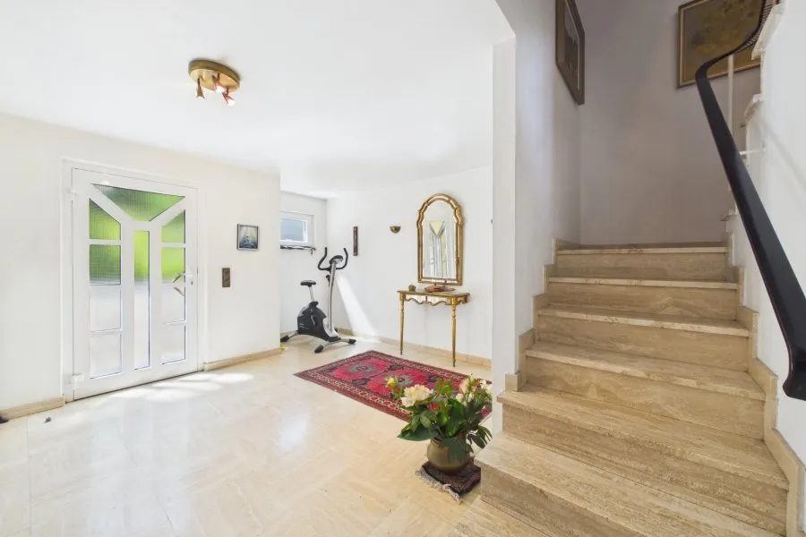 Hallway - Terraced House with Garden in Kopstal
