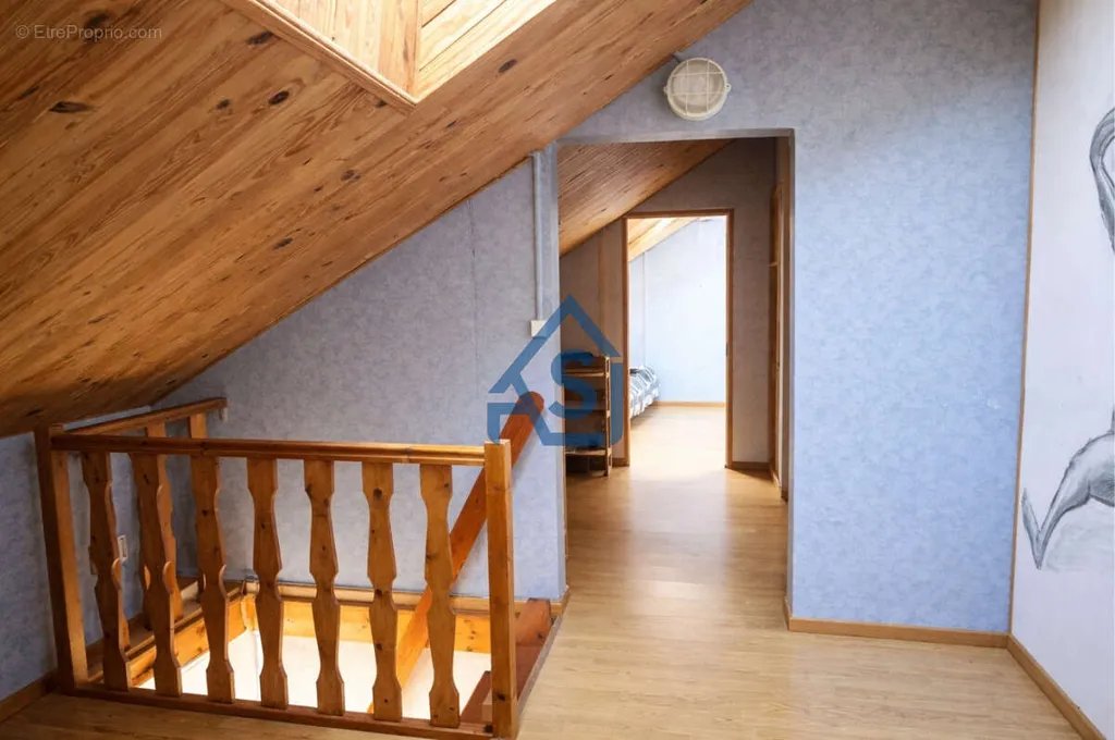 Pièces - Appartement T5 en Triplex avec Terrasses et Parking Privatif