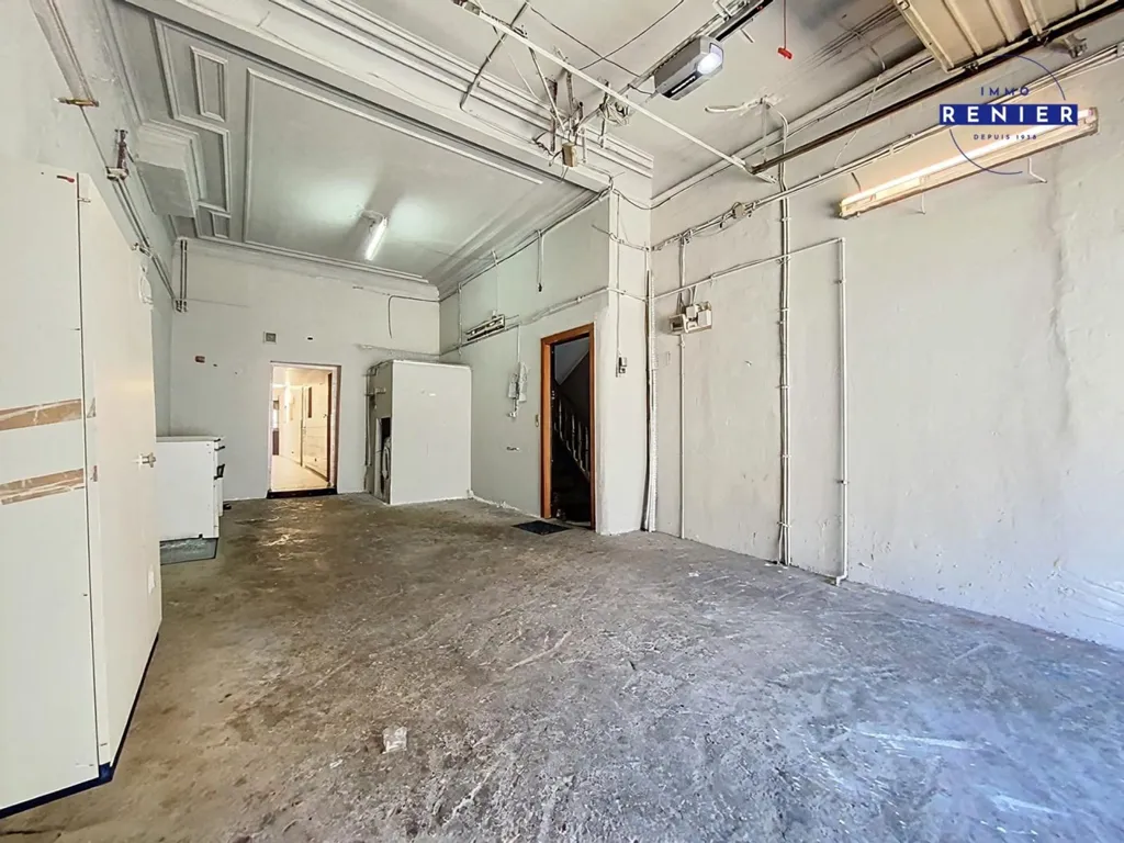 Garage - Immeuble de Rapport avec Garage à Anderlecht