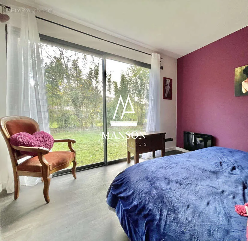 Chambres - Maison contemporaine avec piscine intérieure à Illats