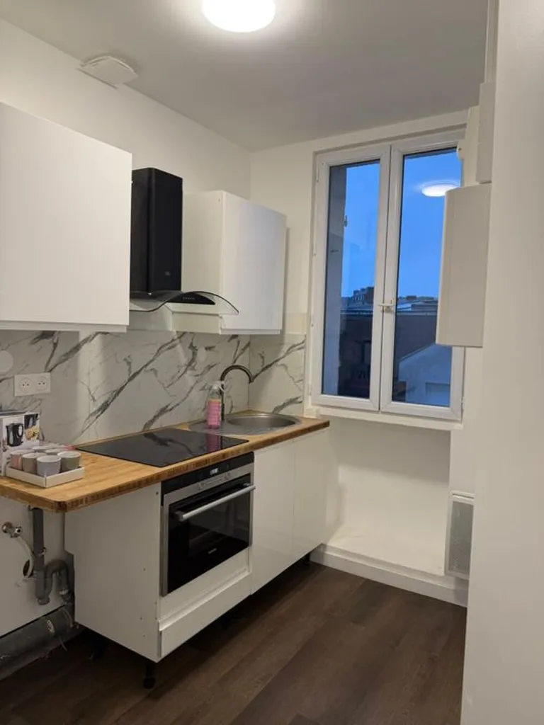 Köök - Studio with Kitchen in Puteaux