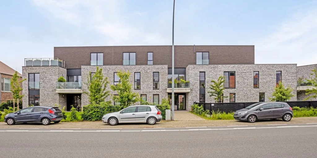 Extérieur - Appartement avec Terrasse et Carports Centraux à Geel