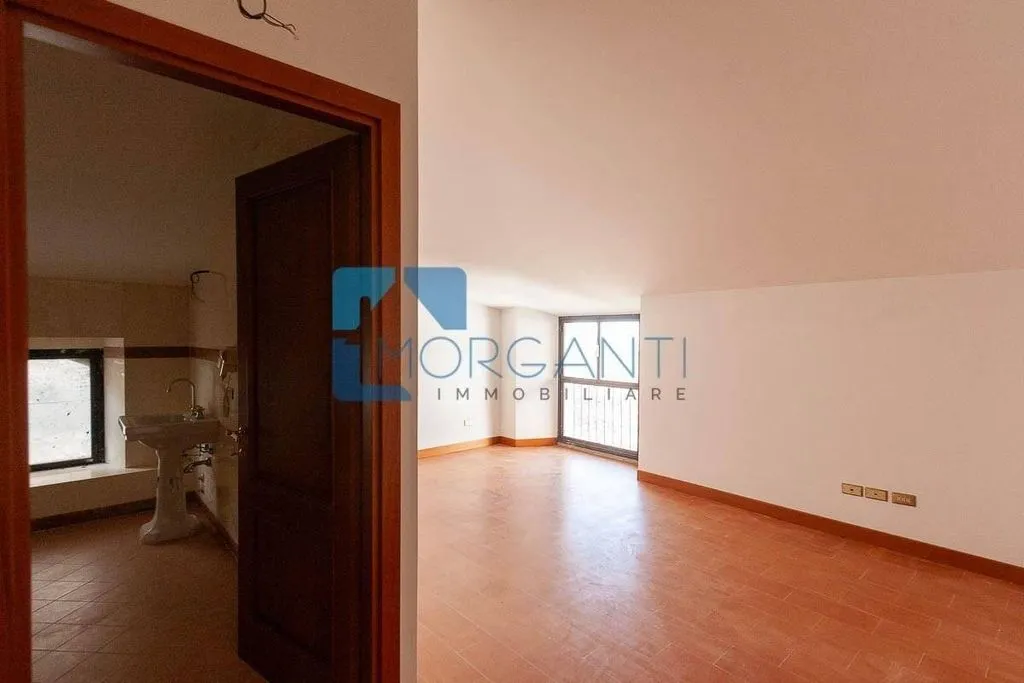Pièces - Luxury Apartment with Piazza View in Pietrasanta