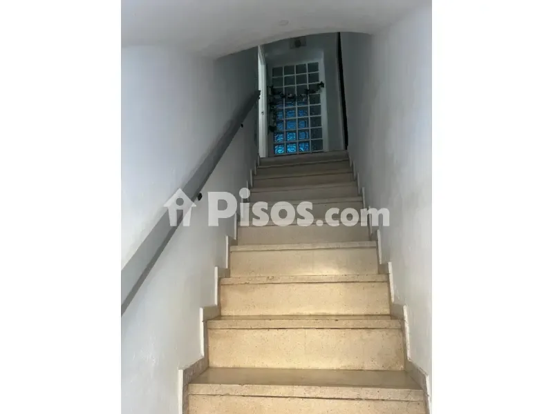 Pièces - Bright Apartment with Balcony in Old Town