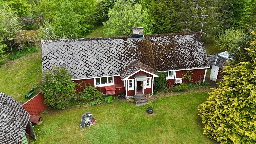 5-toaline maja asukohas Örkelljunga kommun