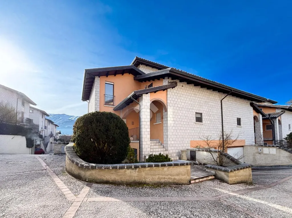 Välivaade - Semi-Independent Villa with Garden in L'Aquila