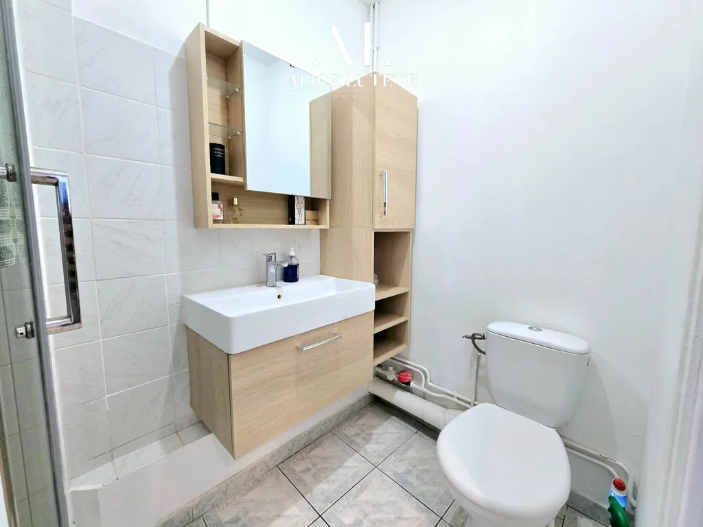 Vannitoad - Fully Let Building with Terrace in Saint-Barnabé, Marseille