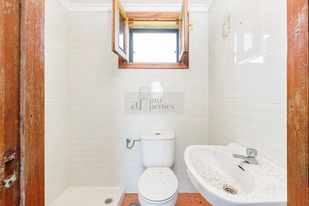 Salles de bain - Chalet to Renovate in Baiona