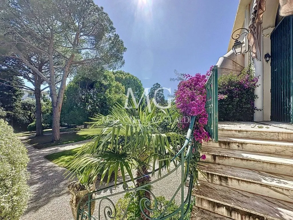 Terrazza - Luxury Apartment with Private Garden in Cannes