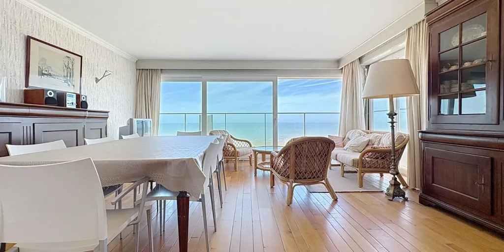 Söögituba - Corner Apartment with Sea View in Koksijde