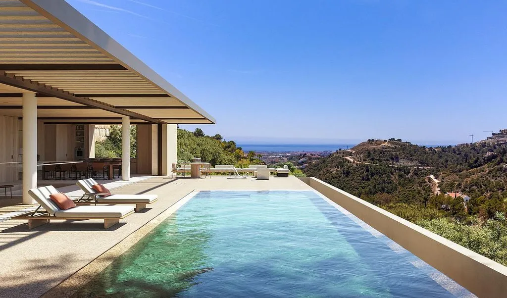 Piscine - Contemporary Villa with Infinity Pool in El Madroñal