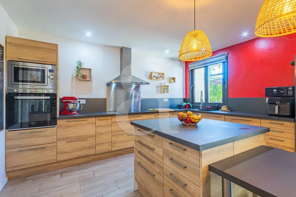 Cucina - Charming Townhouse with South-Facing Terrace in Graveson