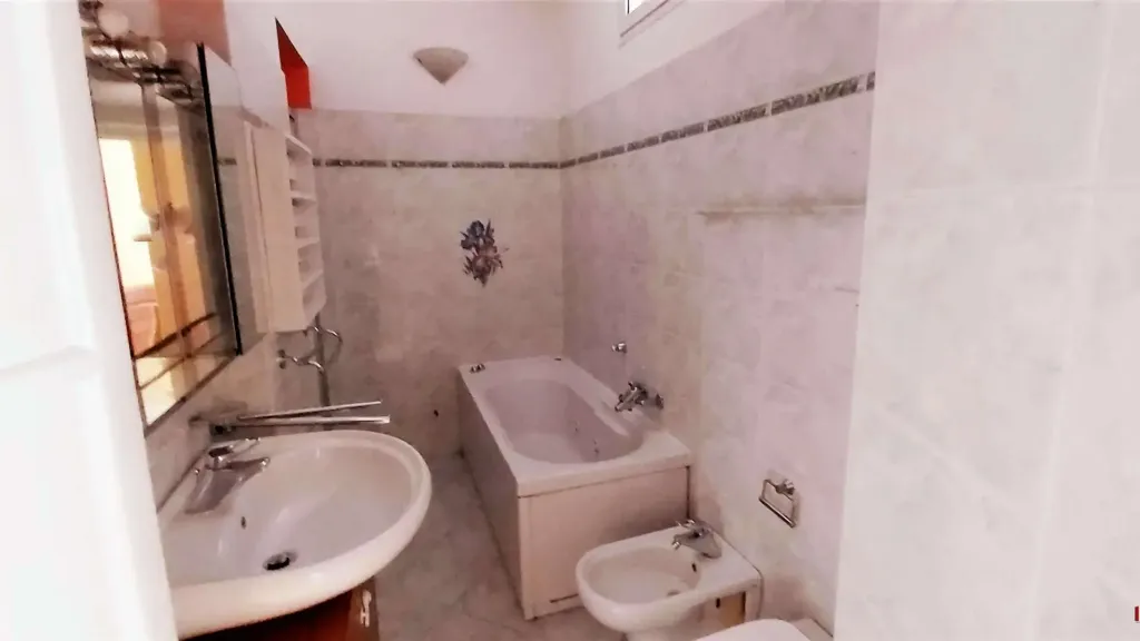 Vannitoad - Spacious Apartment with Central Location in Campomorone