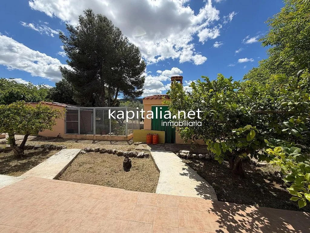 Aed - Chalet with Garden and Garage in Ontinyent