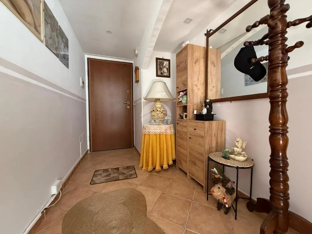 Esik - Bright Apartment with Sea View in Carini