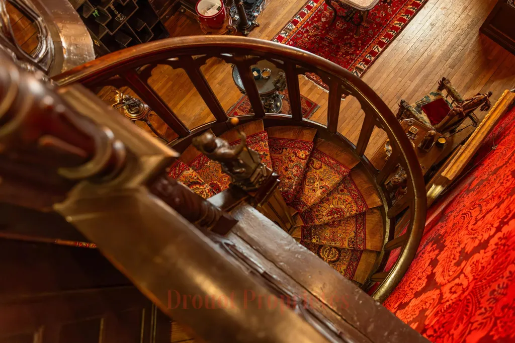 Toad - Historic Duplex Mansion in Paris 9th
