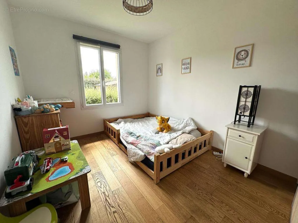 Chambres - Maison de Plain-Pied avec Terrasses à Cudos