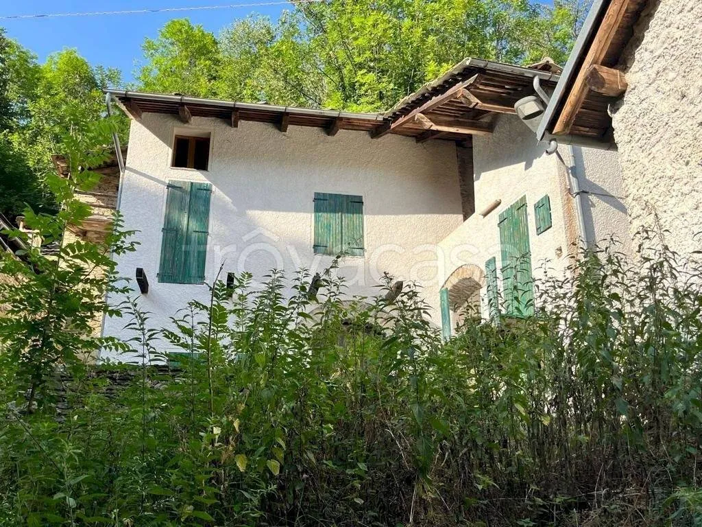 Välivaade - Rustic House with Garden in Frassino