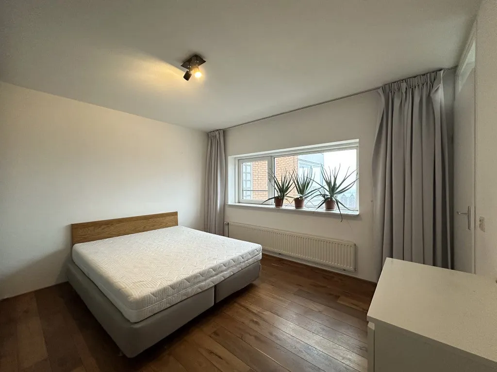 Magamistoad - Corner Apartment with City Views in Rotterdam