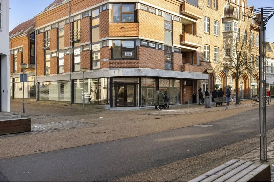 Exterior - Corner Shop with High Visibility in Hjørring