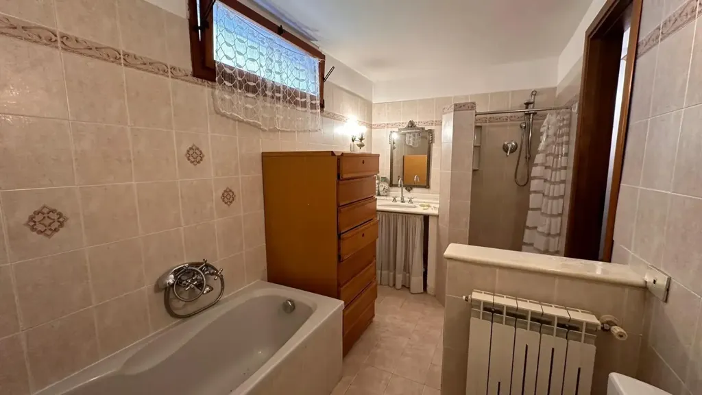 Salles de bain - Terraced Villa with Private Parking in Luni