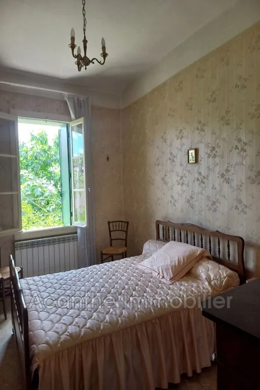 Chambres - Villa à Rénover avec Jardin à Assas
