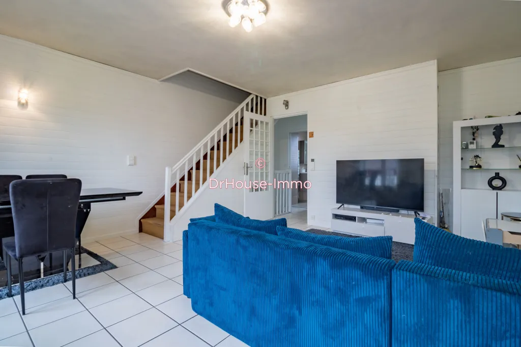 Elutuba - Triplex House with Garden View in Maurepas
