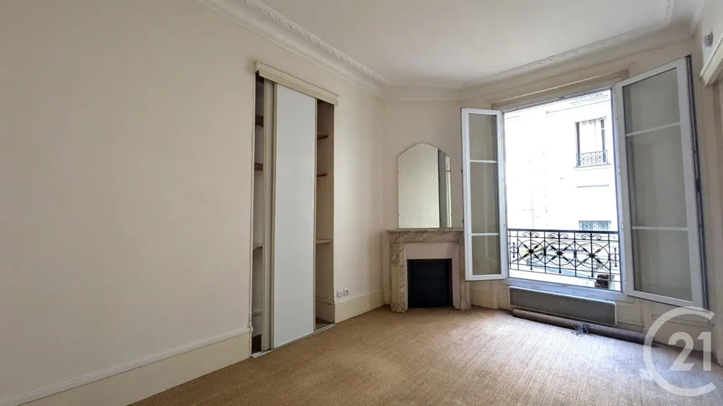 Toad - 2-Piece Flat with High Ceilings in Paris 19e