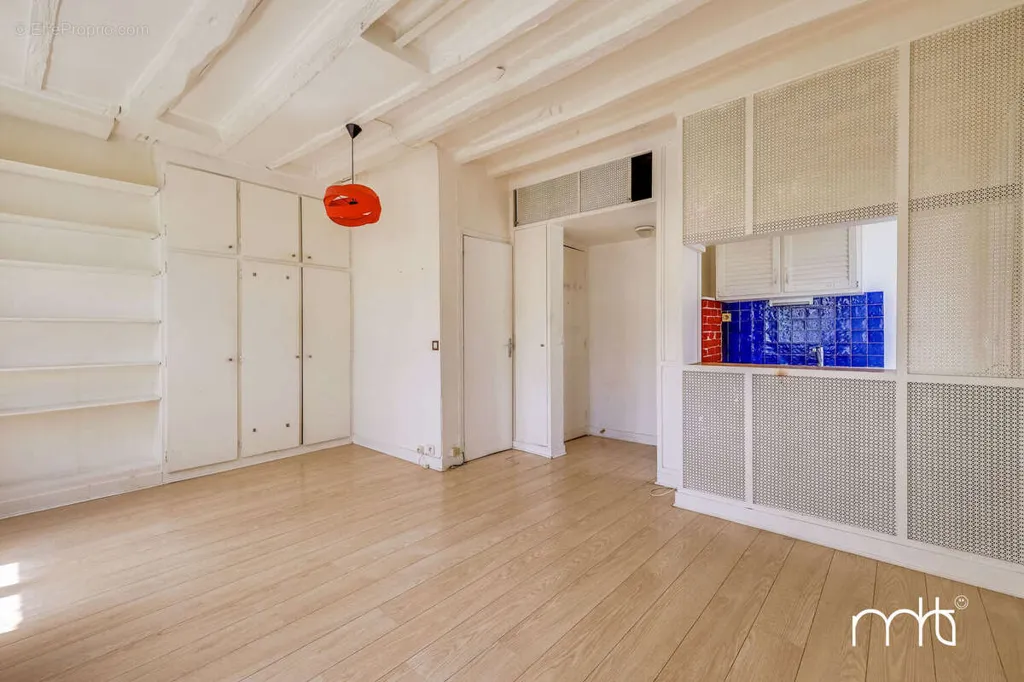 Séjour - Studio avec Cour Arborée à Paris-5e
