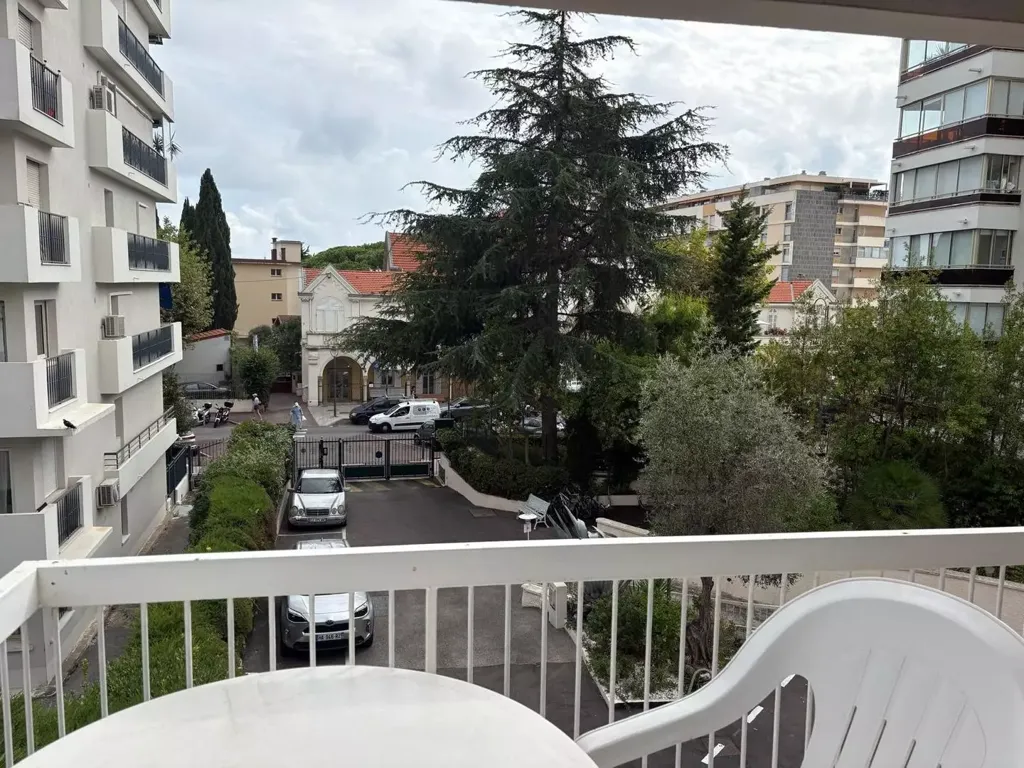 Balcon - Appartement de plain-pied avec terrasse à Cannes