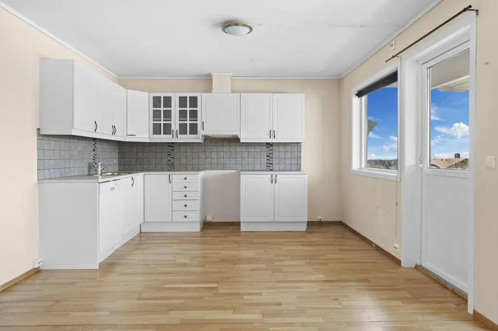 Köök - Apartment with Balcony in Tveteneåsen
