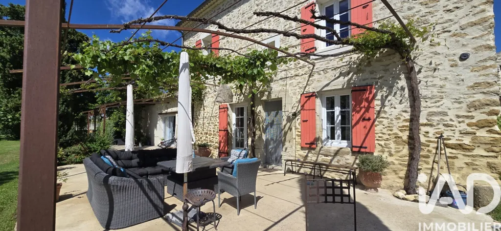 Terrasse - Mas Rénové avec Piscine Potentielle à Sarrians
