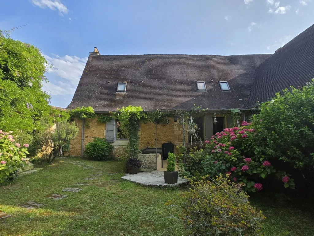 Extérieur - Propriété de Charme avec Jardin à Proximité du Périgord Noir