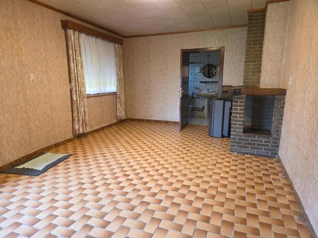 Séjour - Maison de 3 Façades avec Jardin et Garages à Visiter