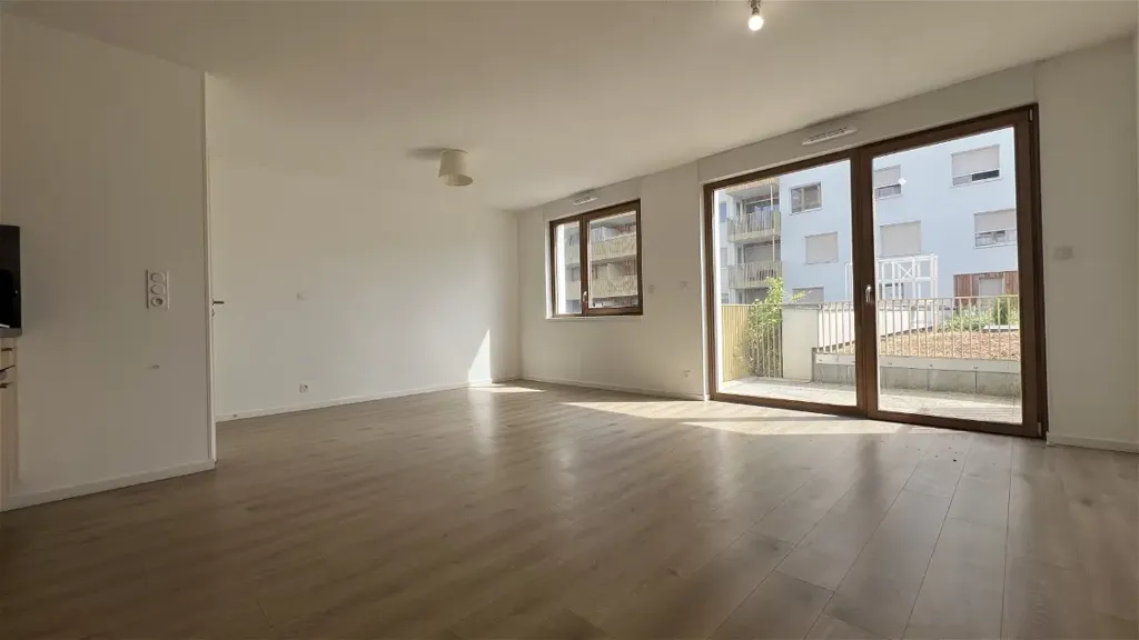 Living Room - Studio with Balcony in Ostwald