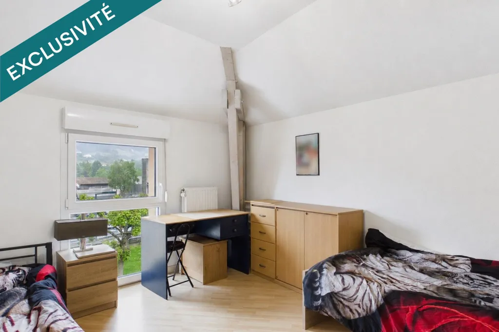 Chambres - Appartement avec Poutres Apparentes au 2e Étage à Eloyes