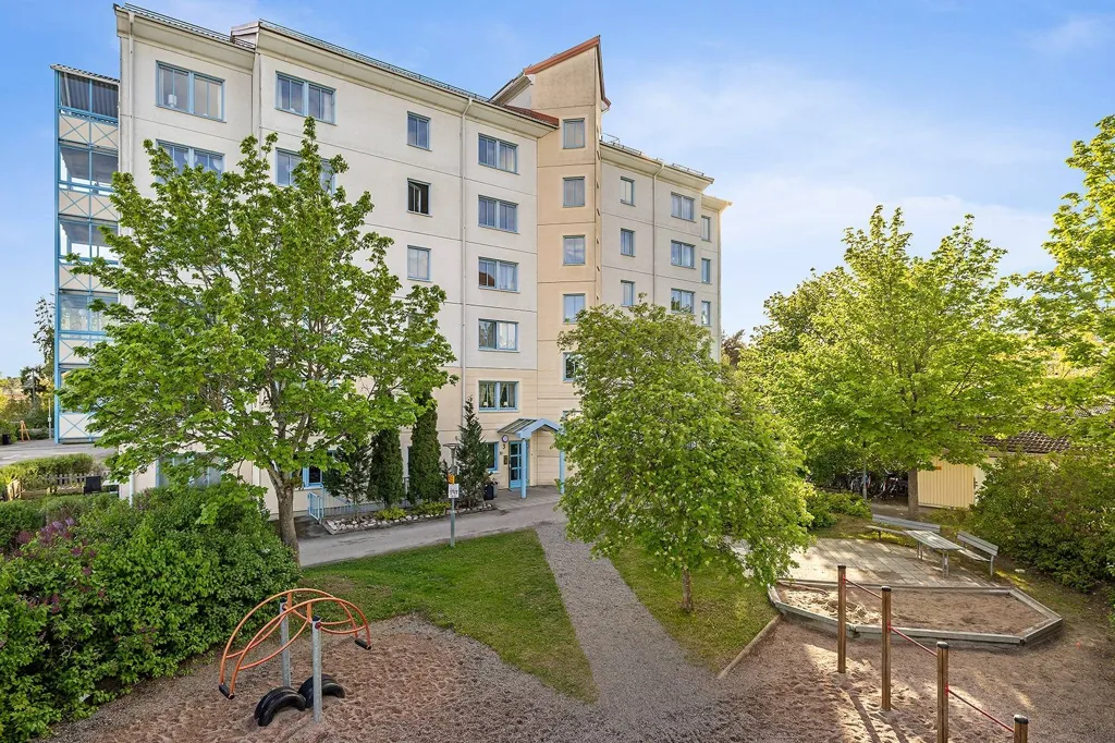 Aed - Apartment with Balcony in Stenhagen, Uppsala