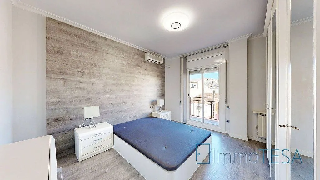Chambres - Apartment with Balcony in Parc d’Europa