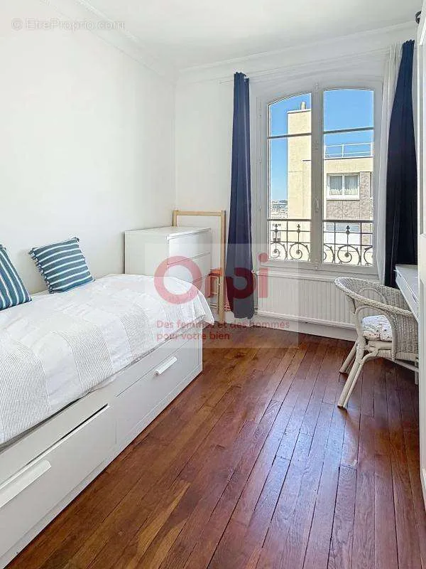 Magamistoad - 4-Piece Apartment with West Paris View in Issy